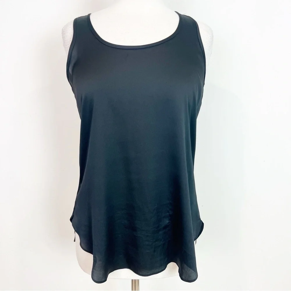 LOFT BLACK SILKY SLEEVELESS SCOOP NECK EXPOSED BUTTON BACK BLOUSE SMALL PETITE